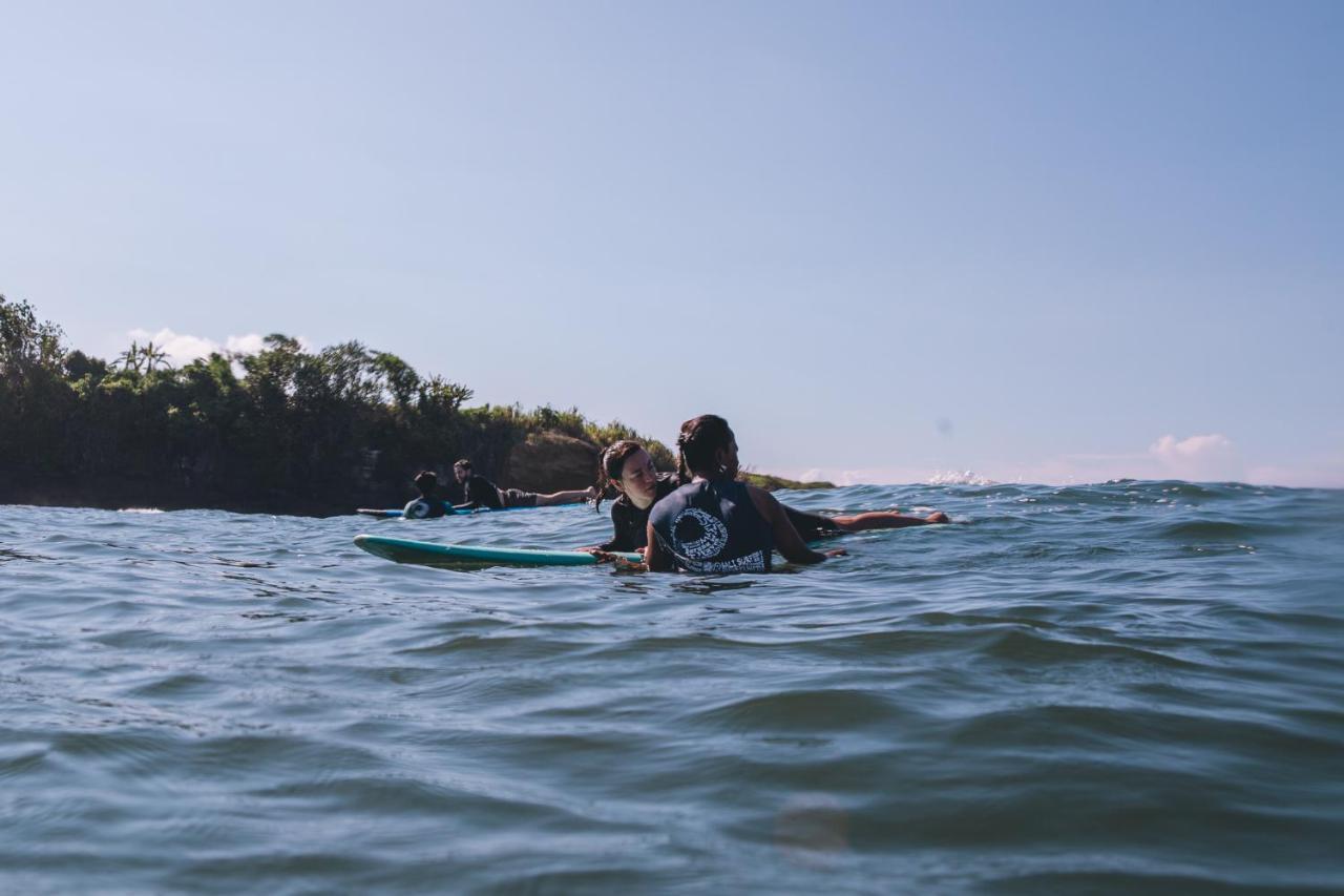 Seaside Tribe - Boutique Surf Stay & Retreat Tanah Lot Buitenkant foto