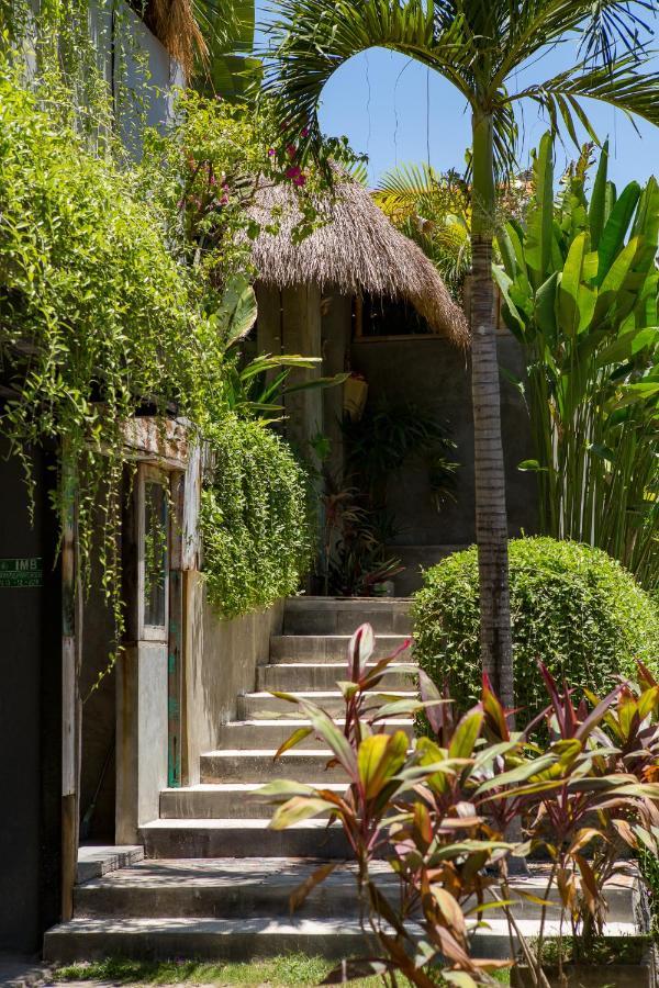 Seaside Tribe - Boutique Surf Stay & Retreat Tanah Lot Buitenkant foto