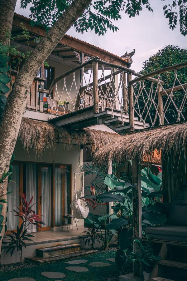 Seaside Tribe - Boutique Surf Stay & Retreat Tanah Lot Buitenkant foto