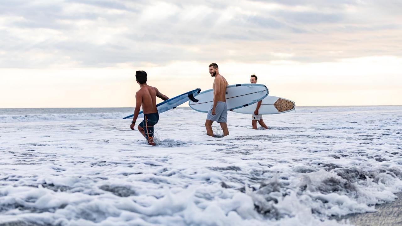 Seaside Tribe - Boutique Surf Stay & Retreat Tanah Lot Buitenkant foto