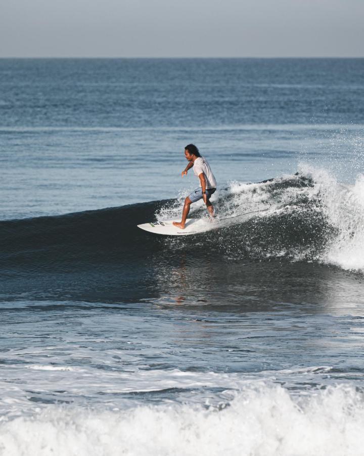 Seaside Tribe - Boutique Surf Stay & Retreat Tanah Lot Buitenkant foto
